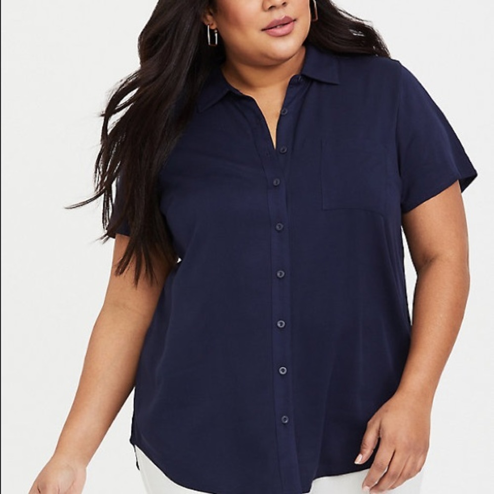 Torrid NWT size 4 navy challis button down